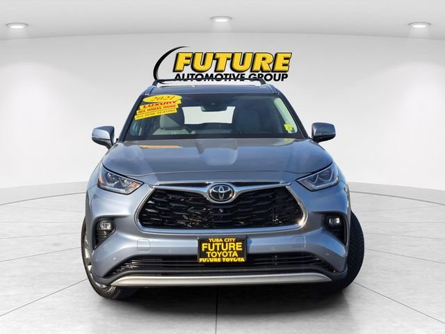 Used 2021  Toyota Platinum image 2