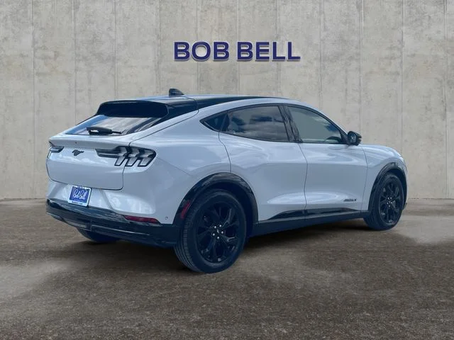 Used 2023 White Ford Premium image 5