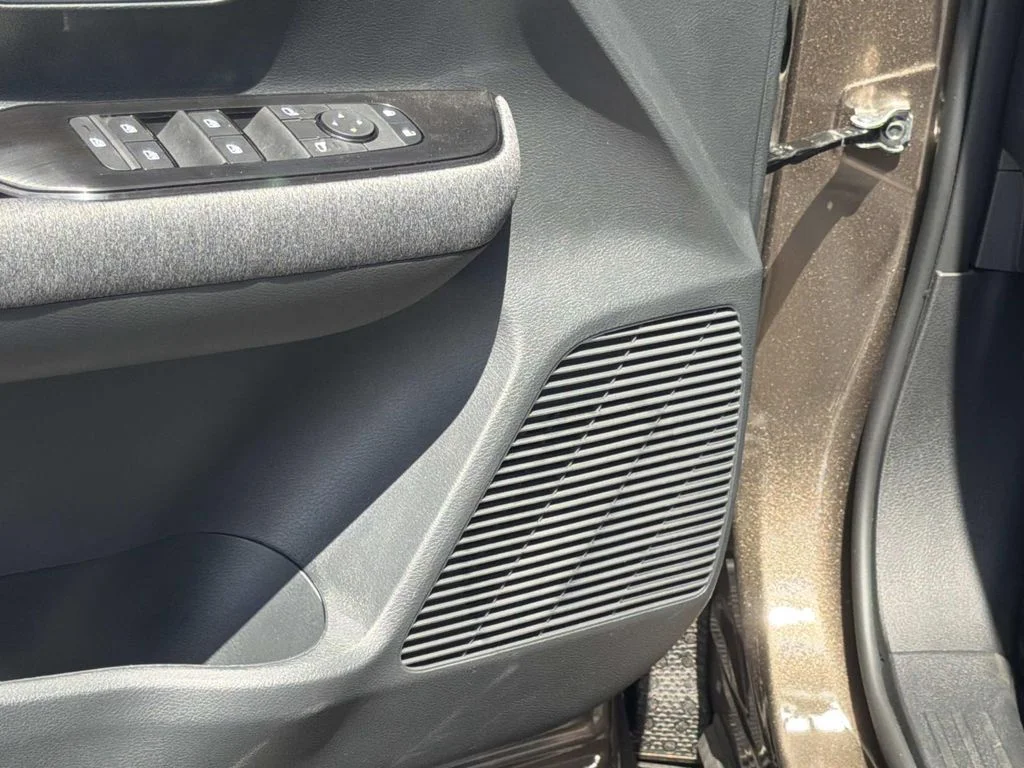 New 2026 Canyon Bronze Metallic Nissan SV image 20