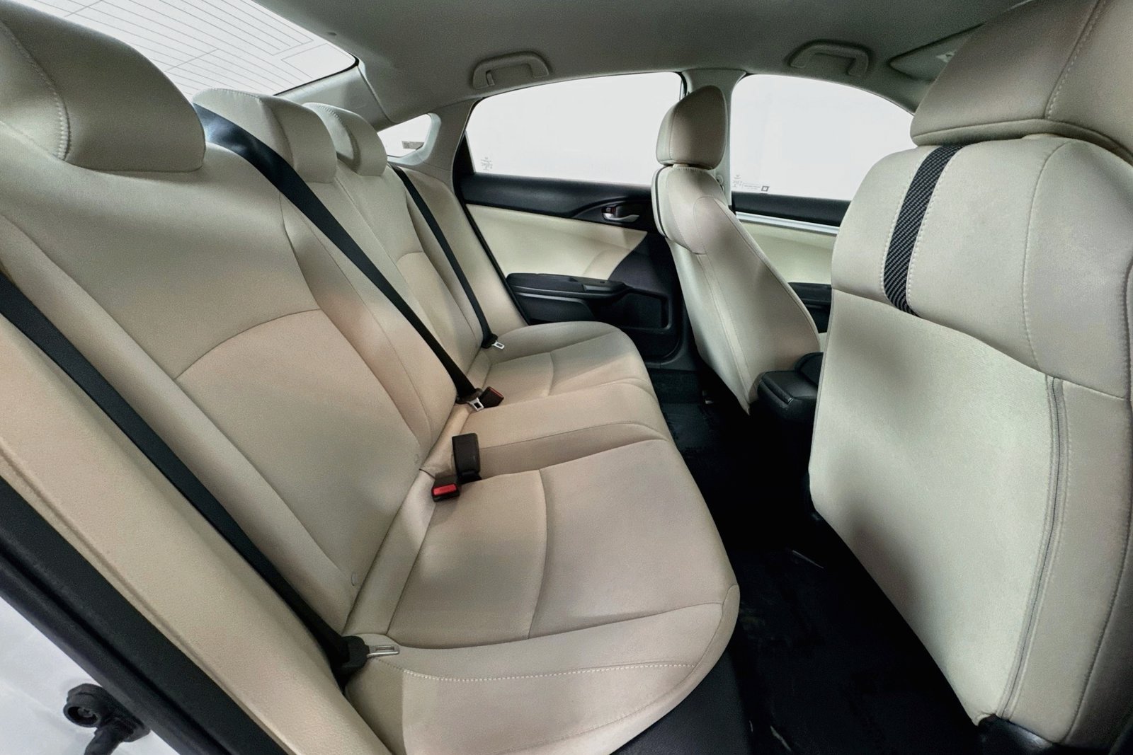 Used 2017 Taffeta White Honda LX image 23