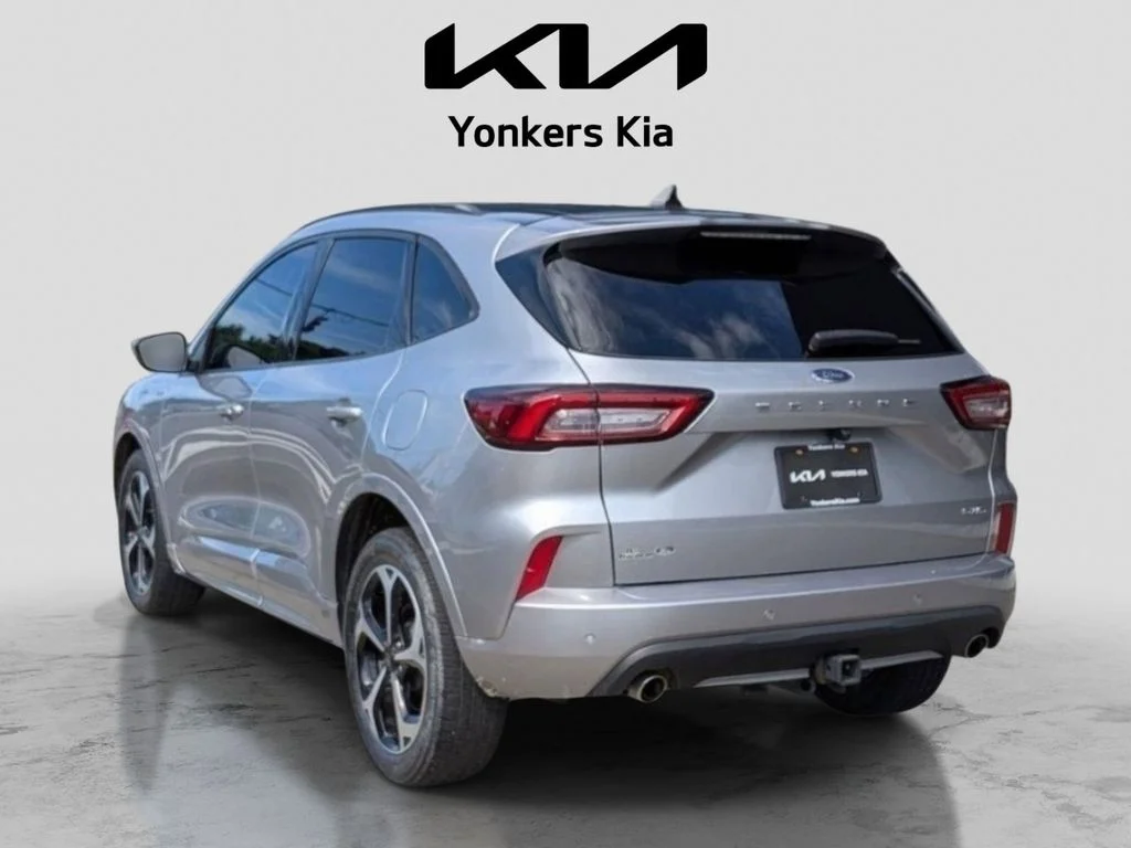 Used 2023 Silver Ford ST-Line Select image 10