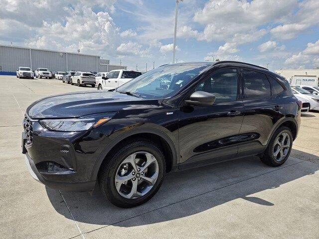Used 2025 Agate Black Metallic Ford ST-Line image 9