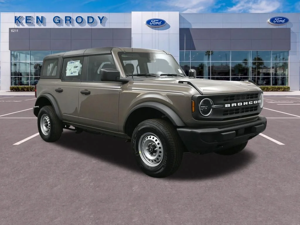 2026 Ford Bronco Base 4x4's photo
