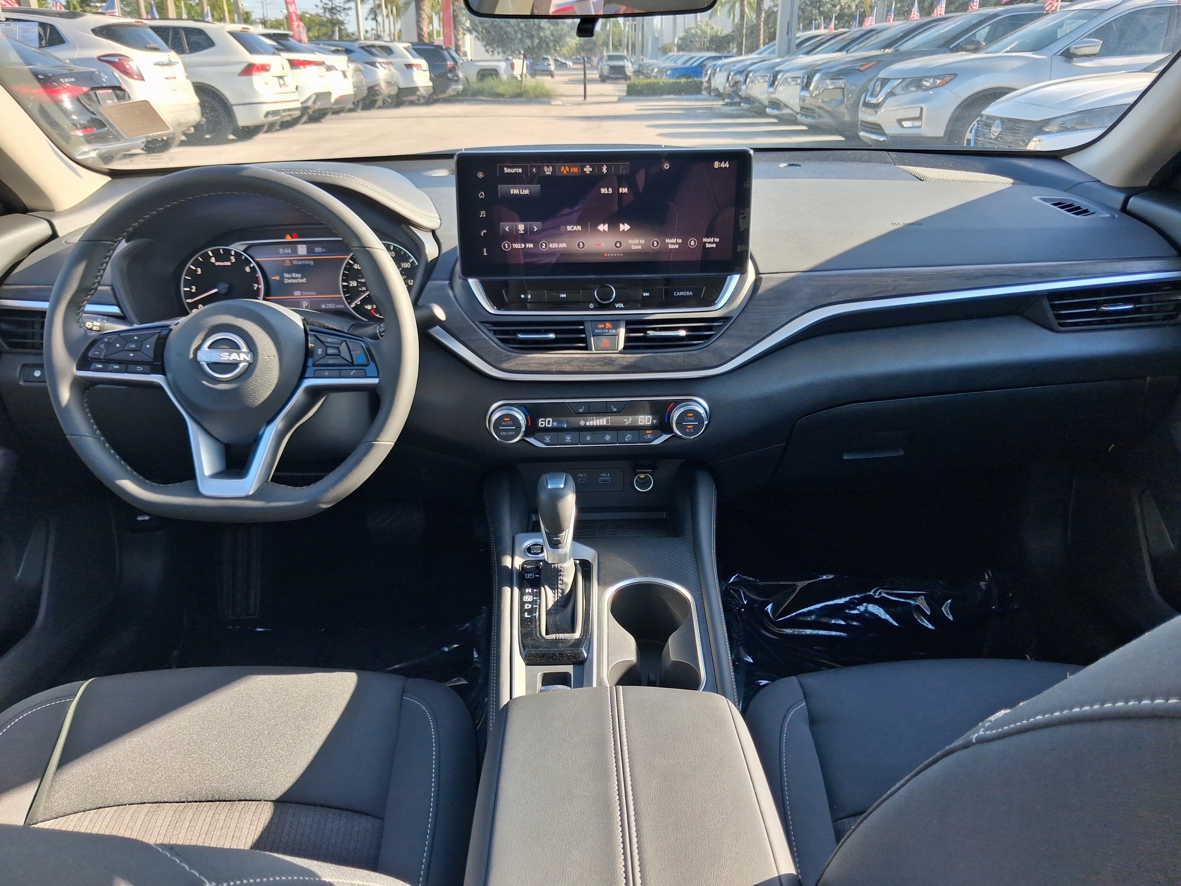 2025 Nissan Altima SV - Photo 9