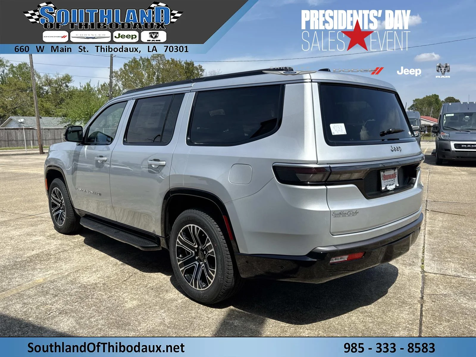 New 2026 Silver-Zynith Exterior Paint Jeep  image 4