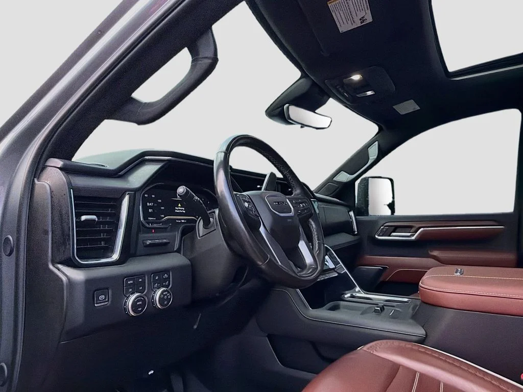 Used 2024 Silver GMC Denali Ultimate image 9