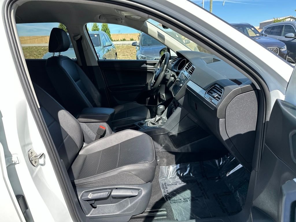 Used 2021 White Volkswagen  image 20