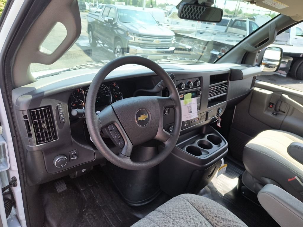 2025 Chevrolet Express Cargo Work Van - Photo 22