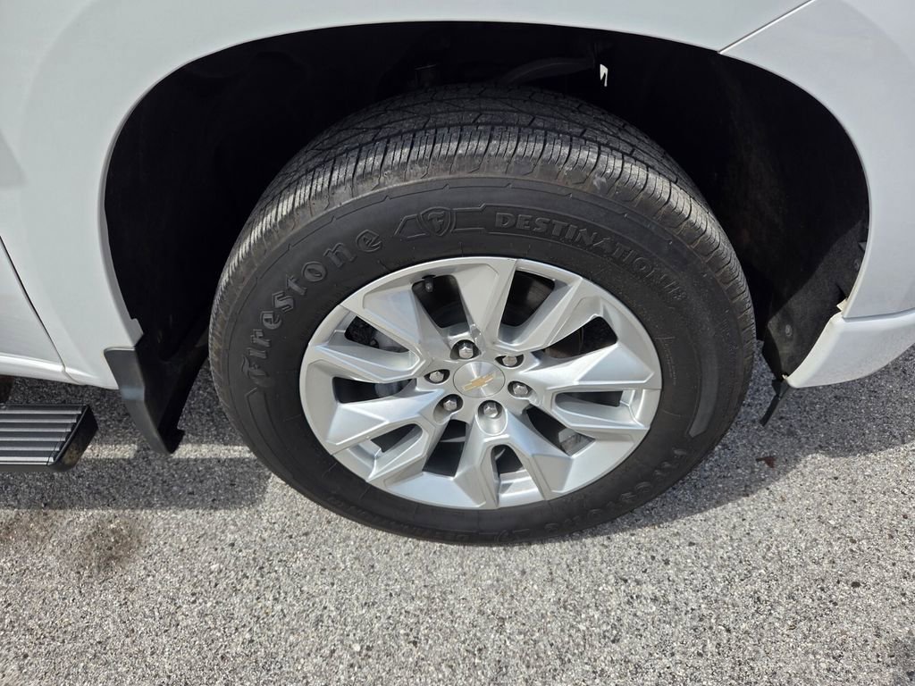Used 2024 Summit White Chevrolet Custom image 18