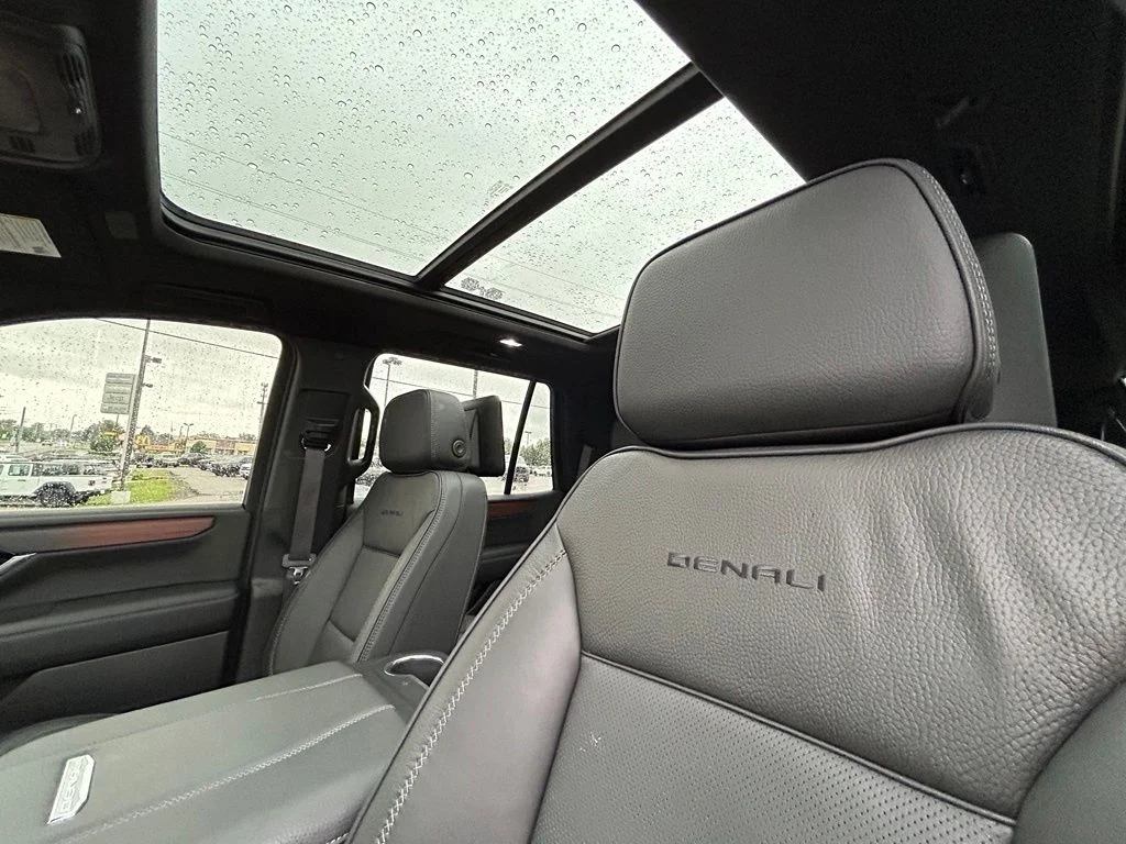 Used 2025 White GMC Denali image 14