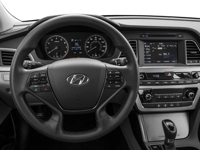 Used 2017 Phantom Black Hyundai SE image 10