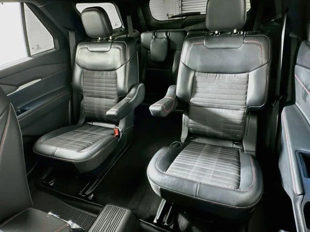 Certified Used 2025 Gray Ford ST-Line image 11