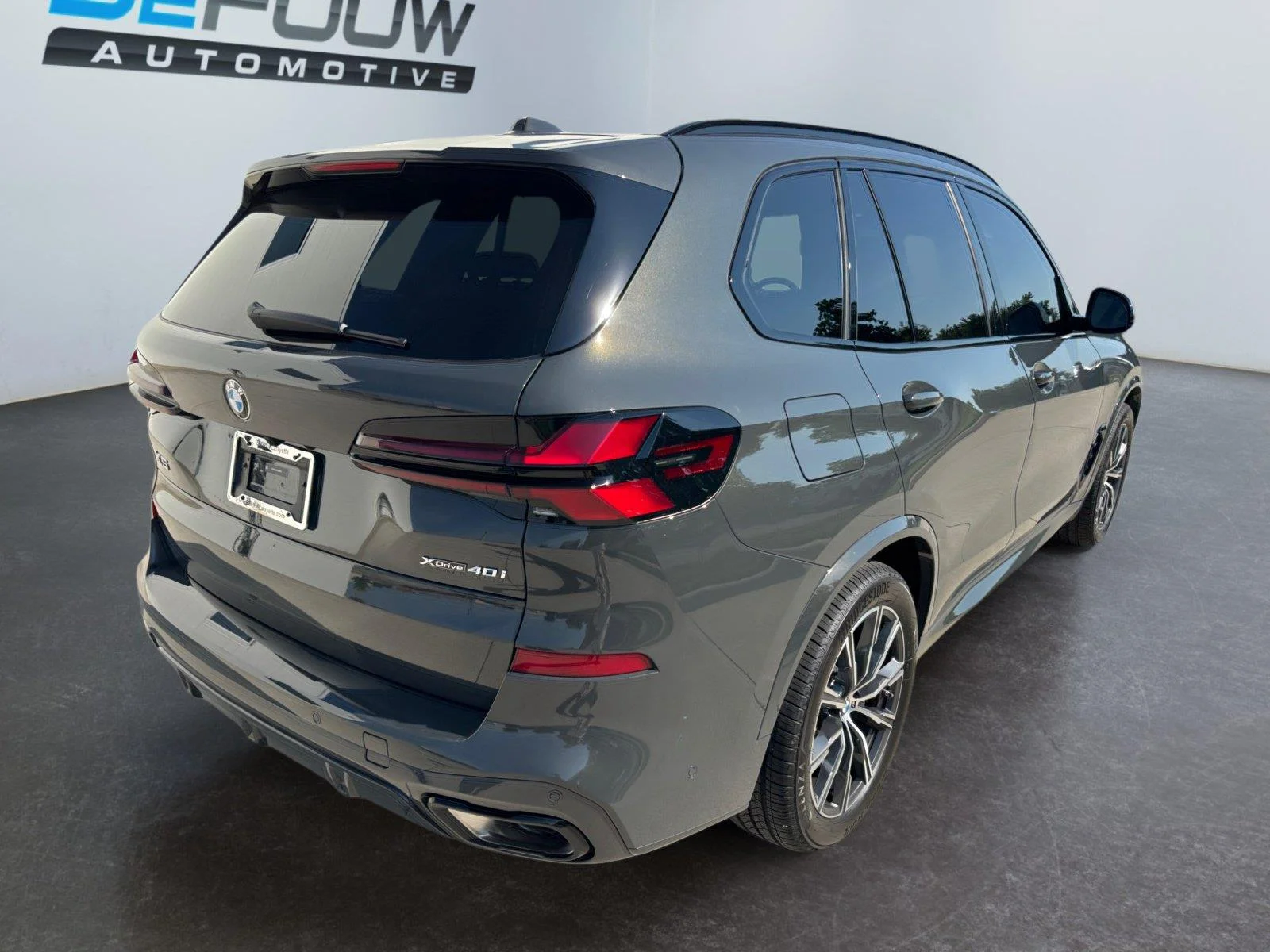 Used 2026 Dravit Grey Metallic BMW xDrive40i image 13