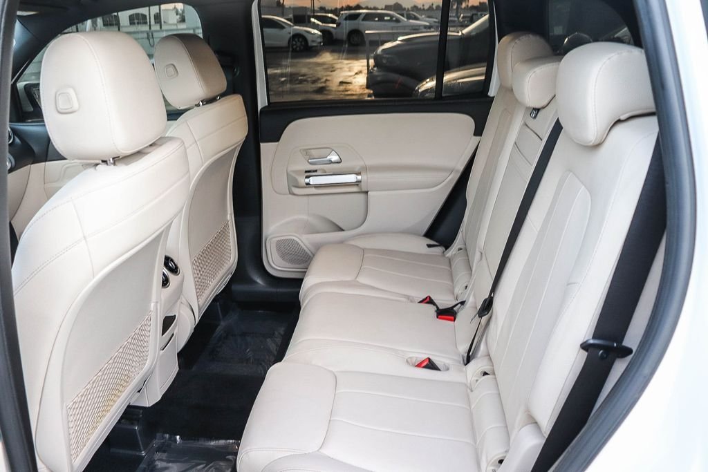 Used 2021 Polar White Mercedes-Benz GLB 250 image 22