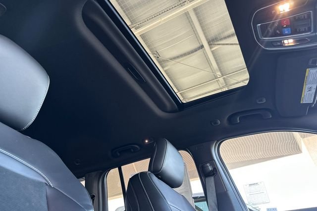 New 2026 Baltic Gray Metallic Clear-Coat Exterior Paint Jeep Laredo Altitude image 16