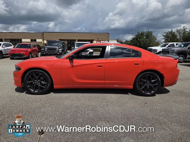 Used 2022 Orange Dodge SXT image 4