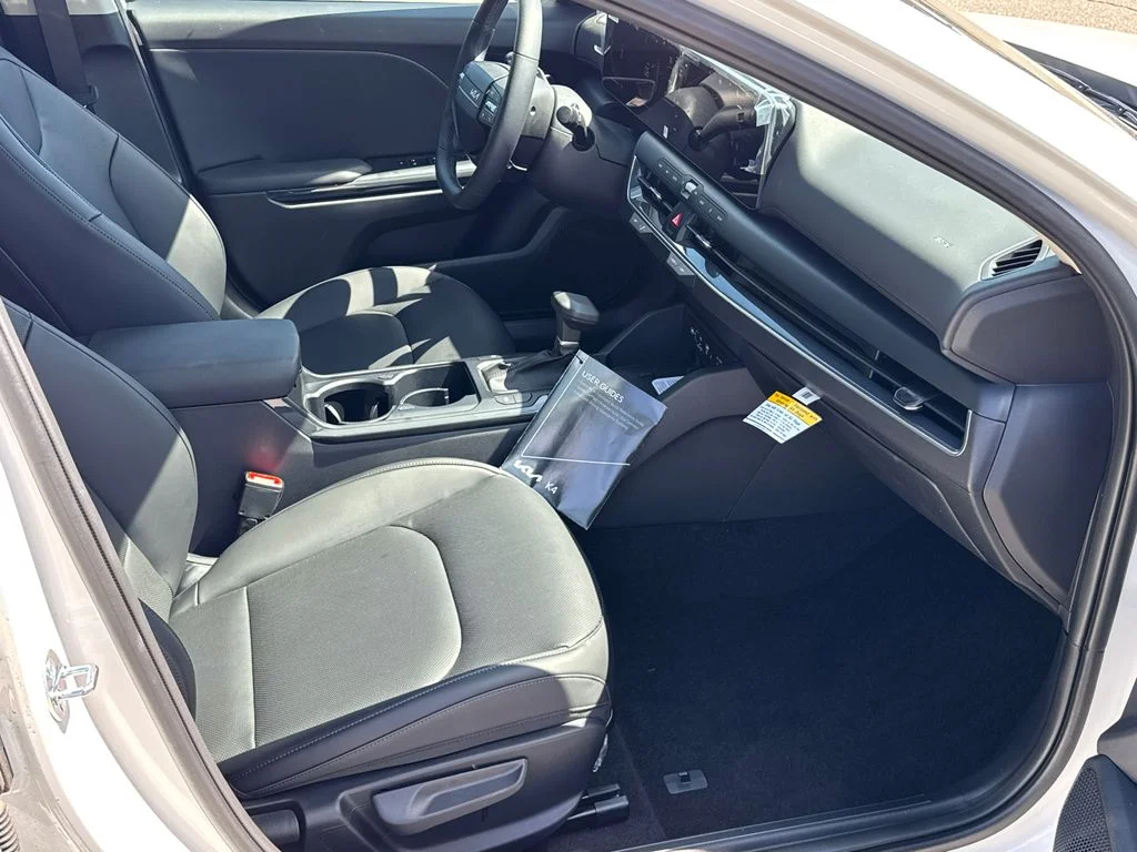 New 2026 Snow White Pearl Kia EX image 13