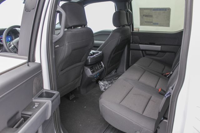 New 2026 Oxford White Ford XLT image 16