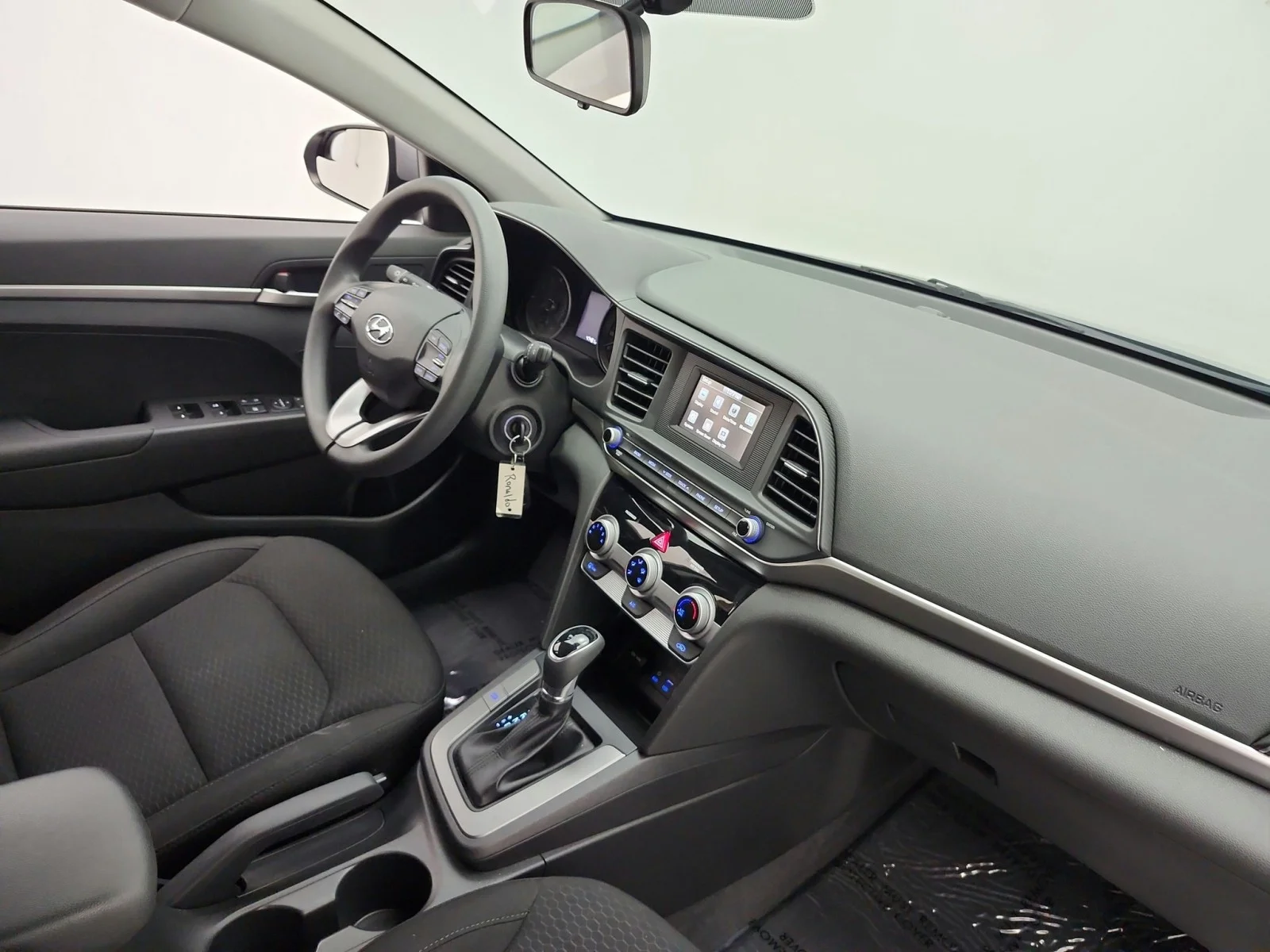 Used 2019 Galactic Gray Hyundai SE Auto image 17