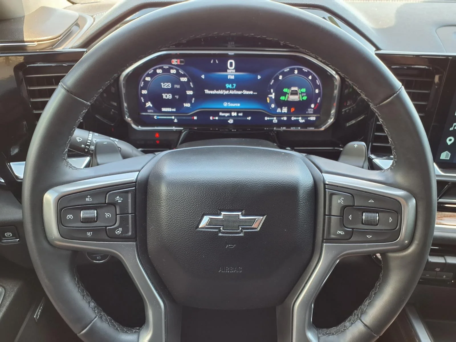 Used 2024 Summit White Chevrolet RST image 10