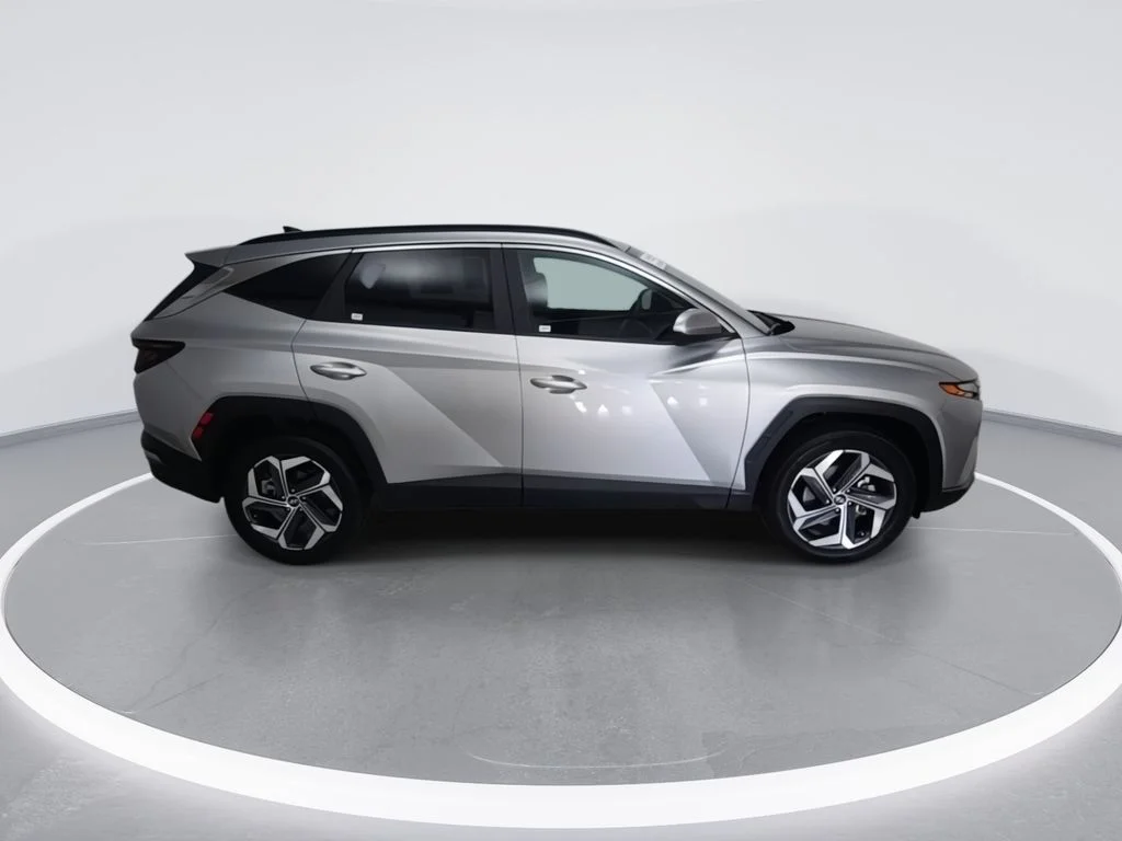 Used 2024 Silver Hyundai SEL image 2