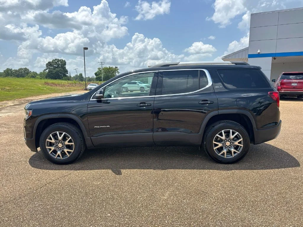 Used 2023 Black GMC SLT image 4