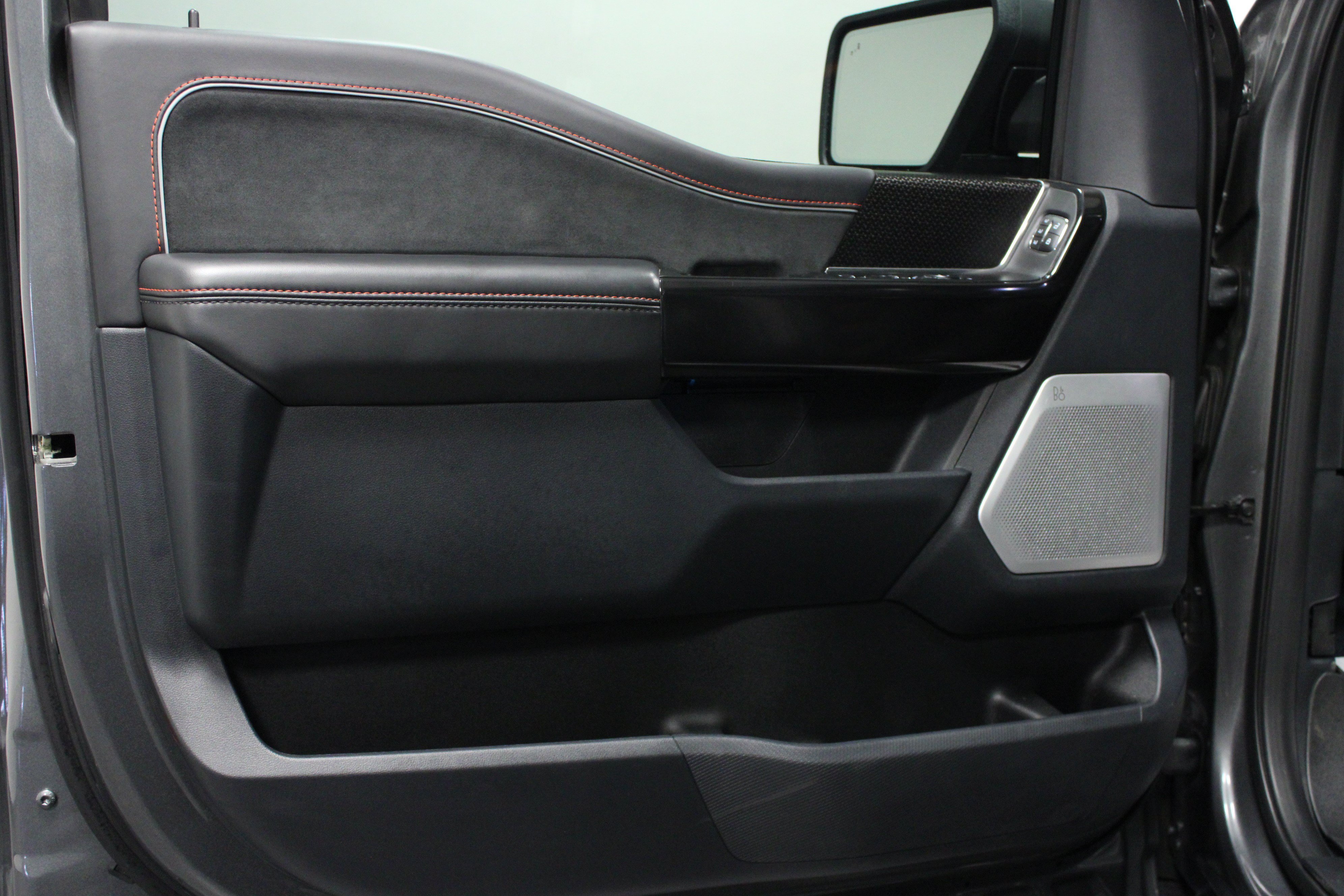 Used 2025 Carbonized Gray Metallic Ford Raptor R image 11