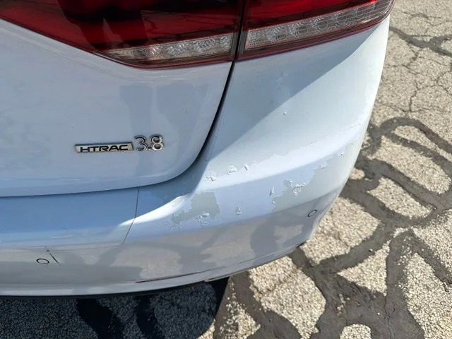 Used 2015 White Hyundai 3.8 image 4