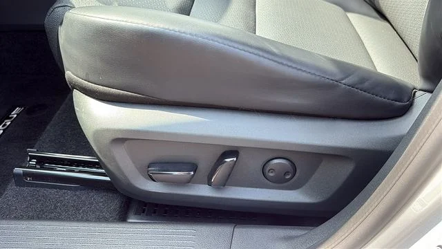 Certified Used 2023 Silver Nissan SV image 11