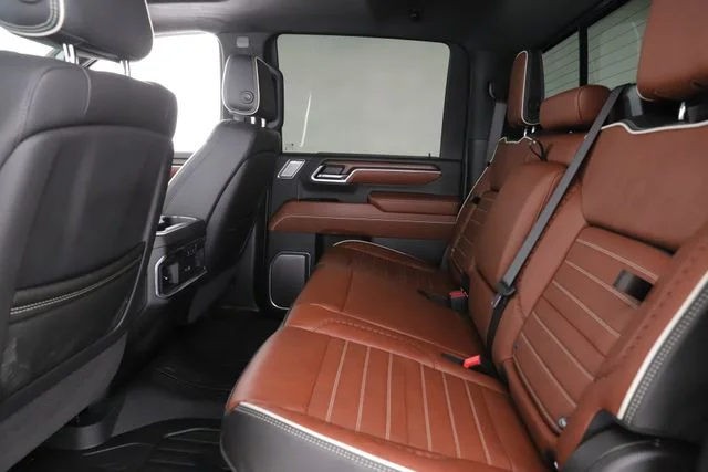 Used 2025 White GMC Denali Ultimate image 31