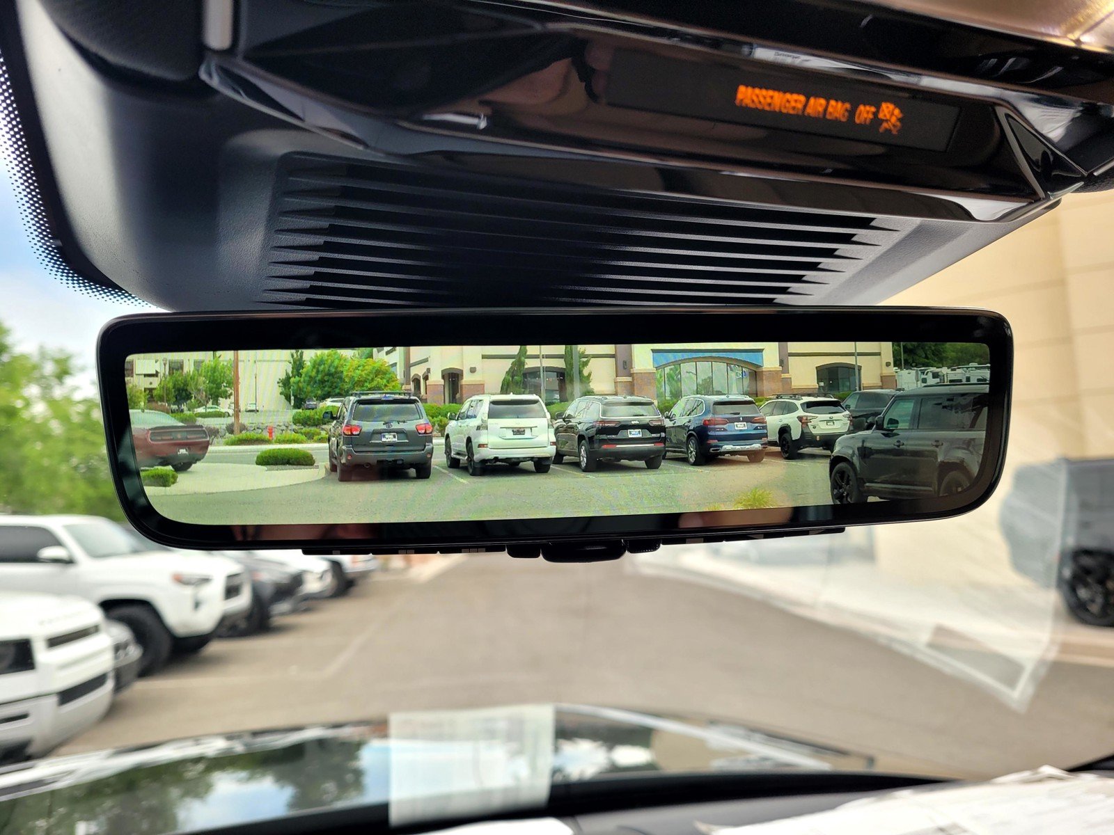 New 2026 Carpathian Grey Land Rover SE image 11