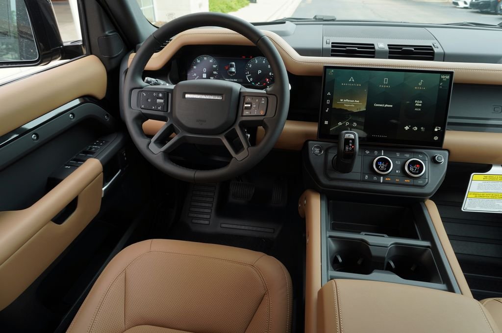 New 2026 Santorini Black Land Rover S image 15