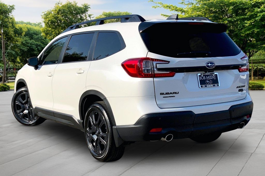 Used 2026 White Subaru Onyx Edition Touring image 4