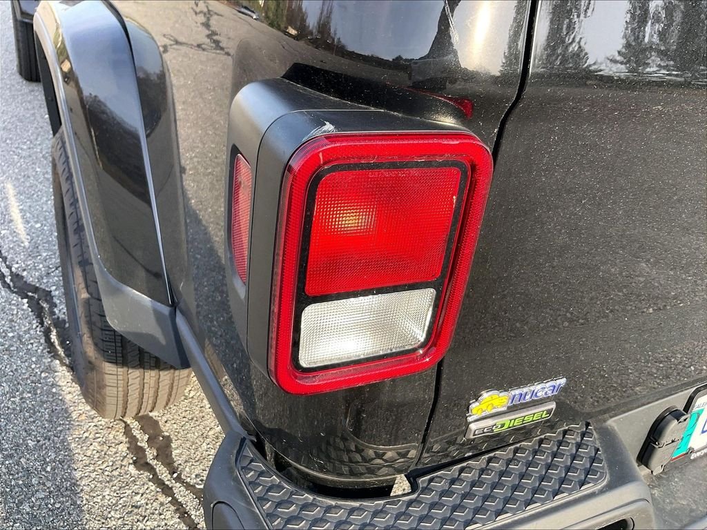 Used 2021 Black Jeep Sport image 33