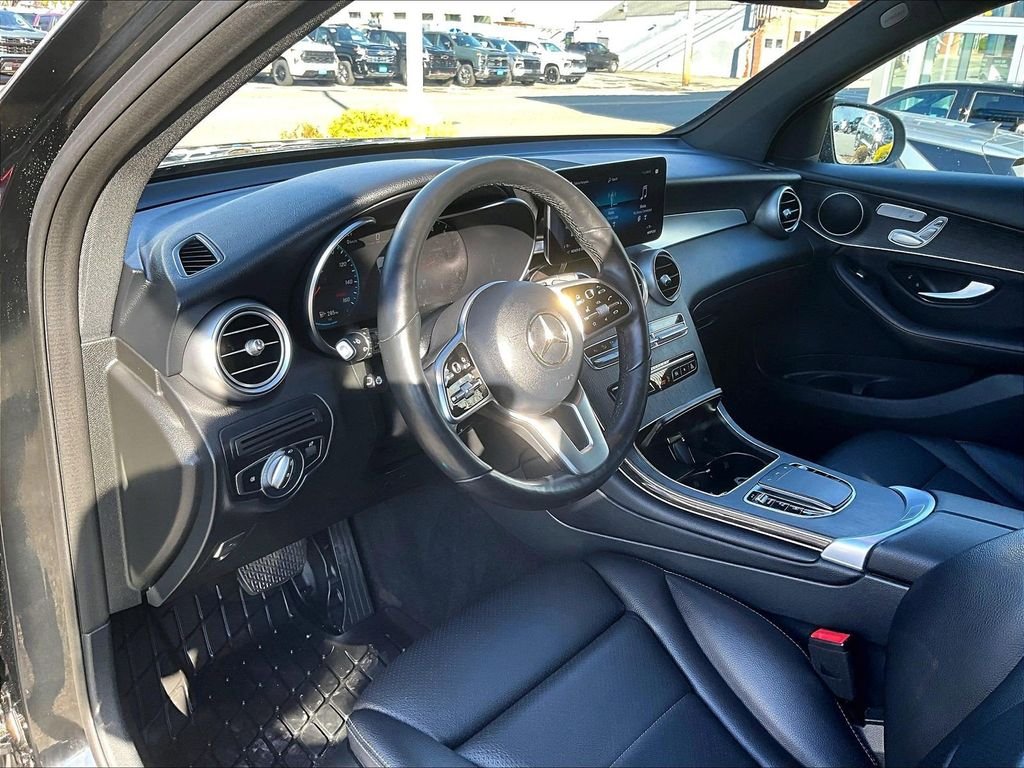 Used 2022 Black Mercedes-Benz GLC 300 image 8