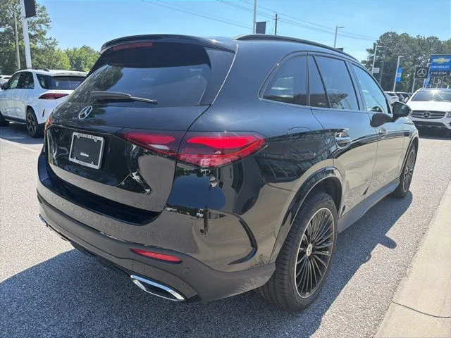 Used 2026 Black Mercedes-Benz GLC 300 image 3