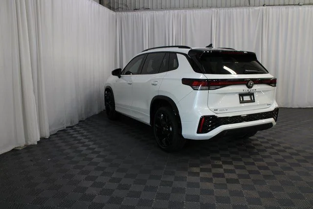 2025 Volkswagen Tiguan SE R-LINE BLACK - Photo 21