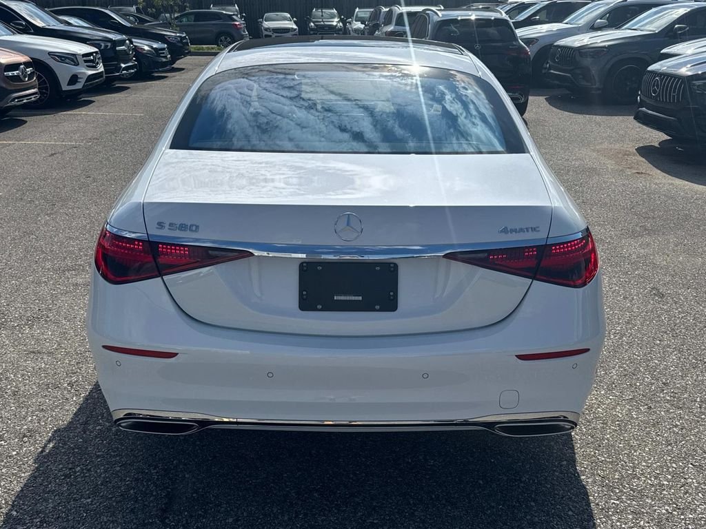 New 2026 MANUFAKTUR Moonlight White Metallic Mercedes-Benz S 580 image 4
