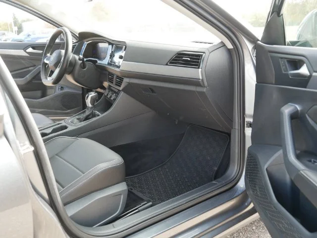 Certified Used 2023 Gray Volkswagen 1.5T SE image 20