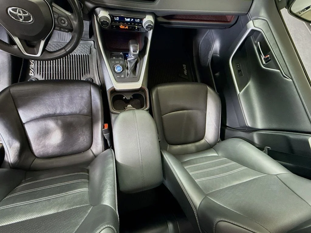 Used 2019 Midnight Black Metallic Toyota Limited image 23