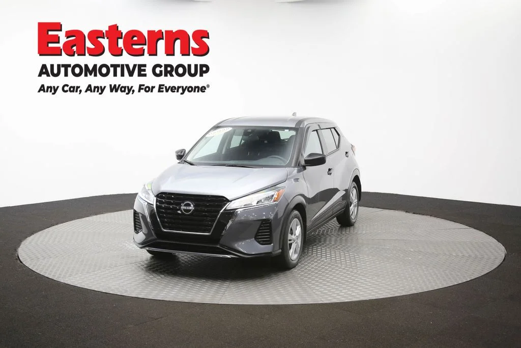 Used 2022 Silver Ford SE image 54