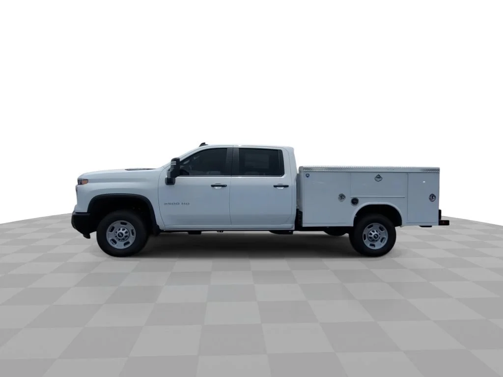 New 2026 Summit White Chevrolet WT image 5