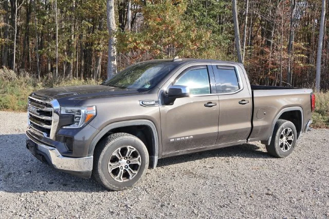 Used 2019 Gray GMC SLE image 4