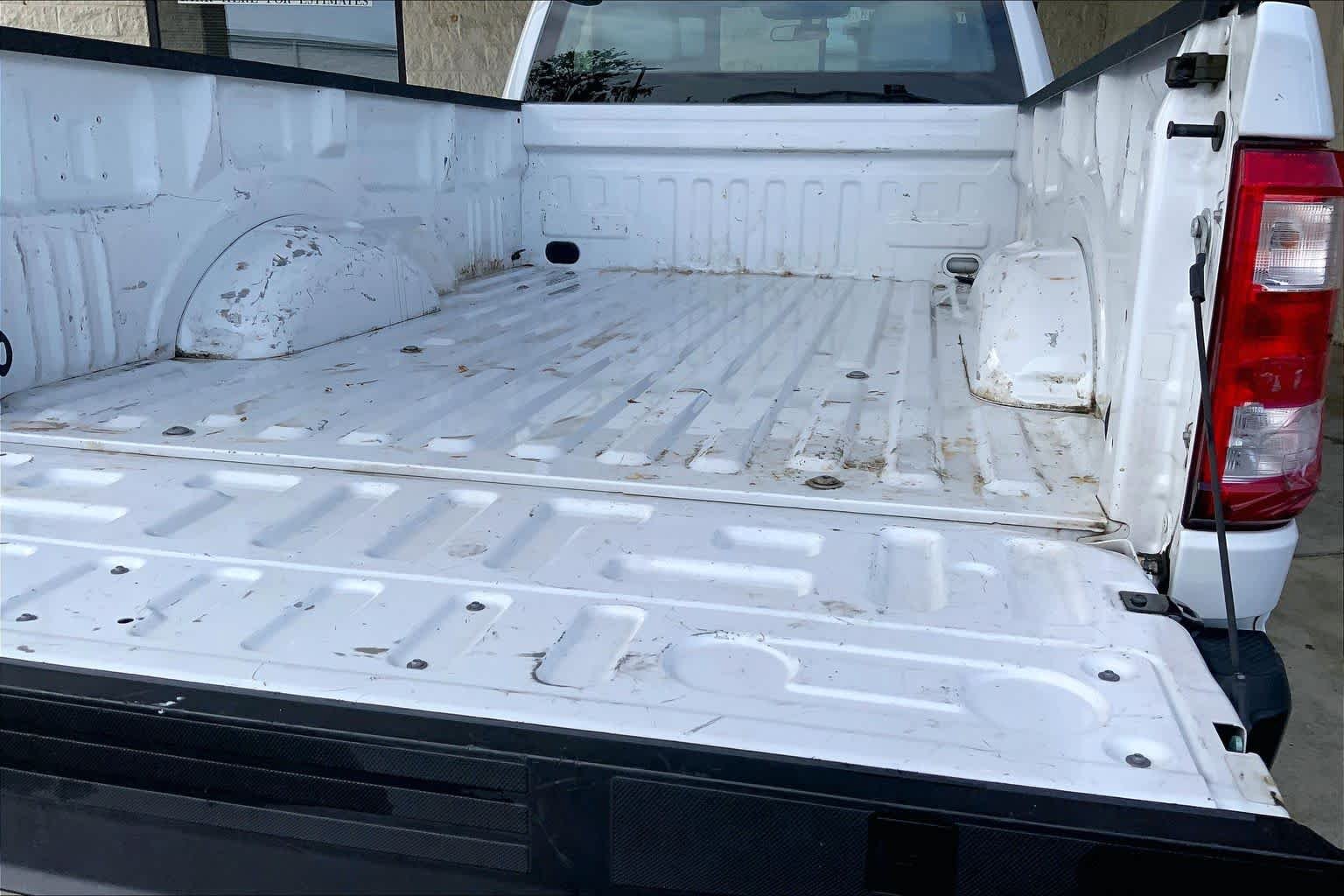 Used 2023 Oxford White Ford XL image 28