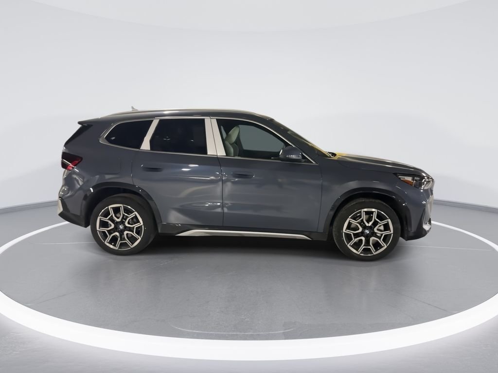 Used 2026  BMW xDrive28i image 9