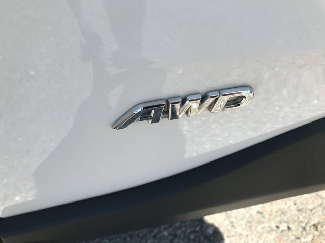Used 2023 Ice Cap Toyota Hybrid XLE image 9