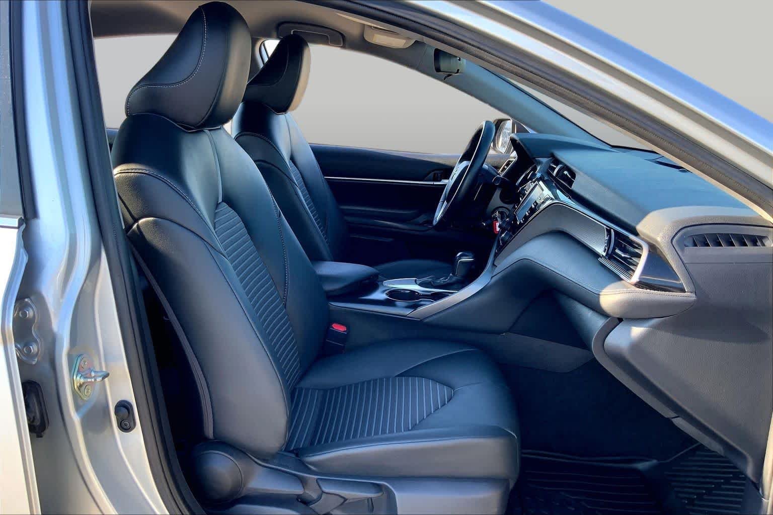 Used 2020 Celestial Silver Metallic Toyota SE image 9