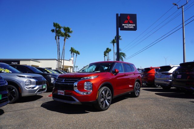 2026 Mitsubishi Outlander SE FWD's photo