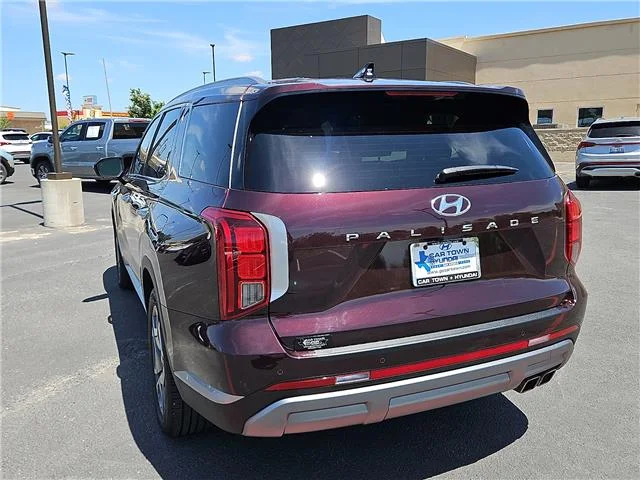 Used 2025 Sierra Burgundy Hyundai SEL Premium Front-Wheel Drive image 3