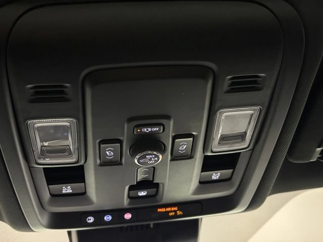 Used 2025 Black Chevrolet Z71 image 37